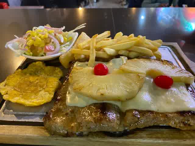 LOMO DE CERDO HAWAIANO